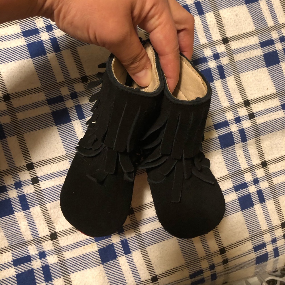 Black moccasins boots